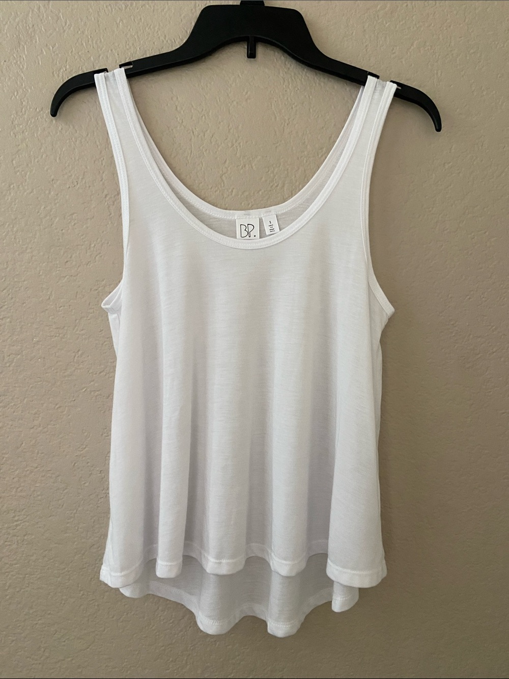 bp White Scoop Neck Tank with High-Low Hem, women’s size S